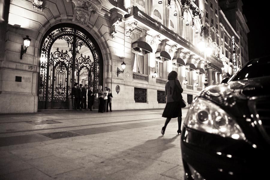 Fotografía del exterior del Casino de Madrid. Como fotógrafo de bodas no me pudo resistir en un lugar así.